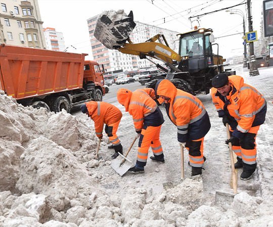 Уборка снега в Феодосии и  Республике Крым